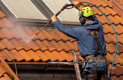 Démoussage et hydrofuge de toiture à Évecquemont